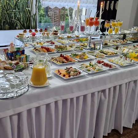 Отель Cynamon Новы Сонч