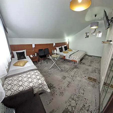 Otel Cynamon 3*