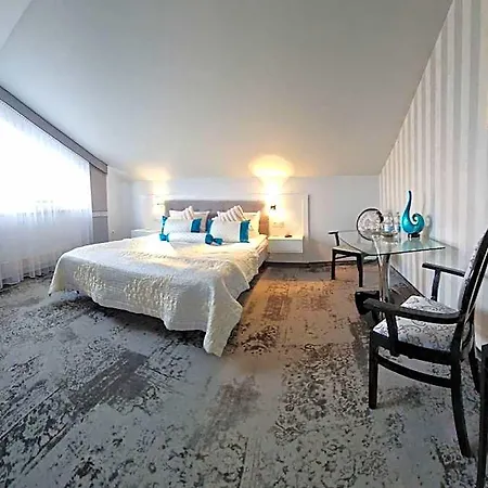Otel Cynamon 3*